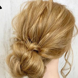 大人モテを狙う!女性らしさを醸し出すフェミニンヘアアレンジ ヘアアレンジ ロングヘア