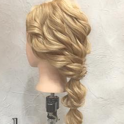 まるでプリンセス♪周りから一目置かれるゴージャス編みおろし ヘアアレンジ ロングヘア