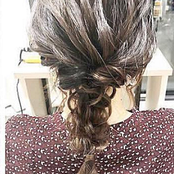 仕事終わりのお出かけに便利♪ローポニからつくる編み下ろし ヘアアレンジ ミディアムヘア
