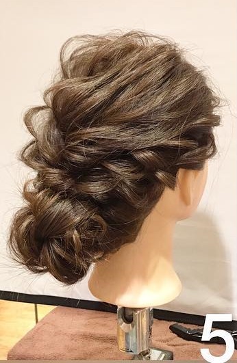 ロングヘアさん必見！結婚式にぴったりの四つ編みシニヨンアレンジ♡５