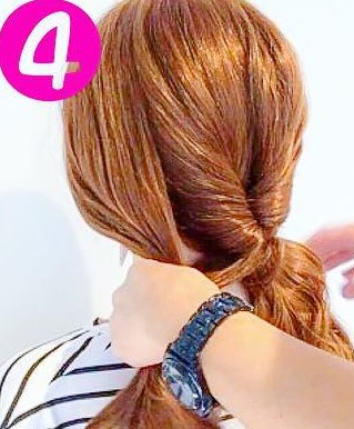 忙しい朝でもすぐに出来る♪ヘアピン不要の簡単くるりんぱアレンジ♡4