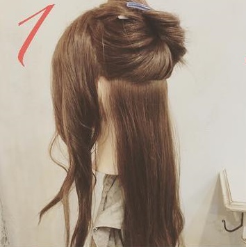 デートにオススメ！ロングヘアさん向け三つ編み＆くるりんぱのお洒落アレンジ♪1