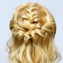 ゴムだけで作れる!ピンがなくても華やかな編み込みハーフアップ ヘアアレンジ ロングヘア