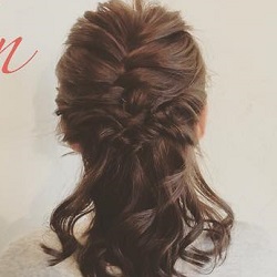 周りと差が付けられる!?ちょっぴり凝った可憐なハーフアップアレンジ♡ ヘアアレンジ ロングヘア