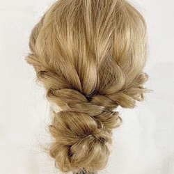 モテちゃうアレンジ♥三つ編みとロープ編みで作るふんわりまとめ髪 ヘアアレンジ ロングヘア