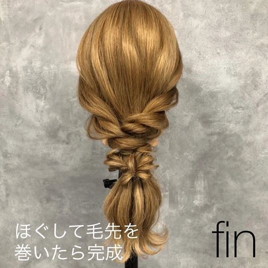 ヘアアクセなしでかわいい♡ゴムだけで作るローポニーアレンジ！4