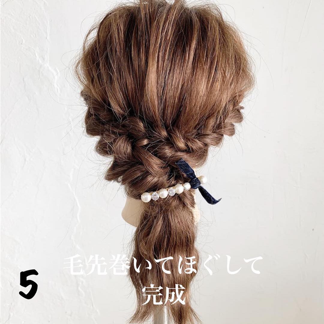 後ろ姿がとっても可愛い♡三つ編み＆くるりんぱのデートヘアアレンジ♪top