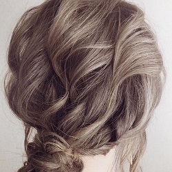 いつもよりちょっぴり清楚に大人っぽく♡ロープ編み×ウェーブでフェミニンヘアアレンジ♪ ヘアアレンジ ロングヘア