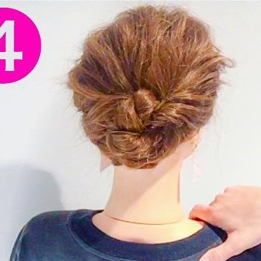 ヘアアレンジで集中力アップ 髪がすっきりとおしゃれにまとまるお団子アレンジ ヘアレシピ 頭美人