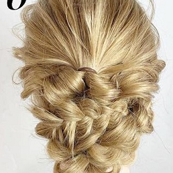 簡単な工程でも完璧に決まるお呼ばれヘア♪三つ編みで立体感のあるアップヘアアレンジ♡ ヘアアレンジ ロングヘア