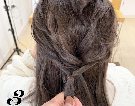 意外と簡単に華やかヘアに♪ドレスにぴったりな清楚系まとめ髪アレンジ♡3