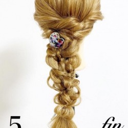 実はくるりんぱと三つ編みで簡単にできる◎不器用さんでもチャレンジしやすい、編み下ろしアレンジ ヘアアレンジ ロングヘア