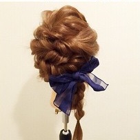 他の人と被りたくない人必見!ツイストで豪華ヘアアレンジ♪ ヘアアレンジ ロングヘア