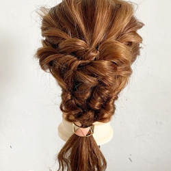 ボリューム感で小顔効果も◎華やかガーリーな編みおろしアレンジ♡ ヘアアレンジ ロングヘア