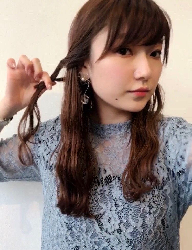 「くせ毛のせいでヘアアレンジが憂鬱…」という方必見☆ストレスなくアレンジできる、簡単ハーフアップアレンジ3