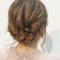 フォーマルな服装に合うアレンジをおうちで◎周りから褒められる、三つ編み×アップアレンジ ヘアアレンジ ロングヘア