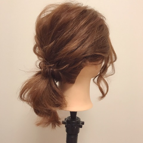 ヘアアクセ不要⁉ラフなイメージにしたいときのねじねじポニーテールアレンジ☆top