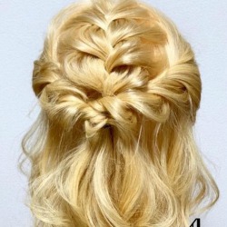 華やかな後ろ姿にくぎづけ☆ヘアピンなしでできる、ガーリーなハーフアップアレンジ ヘアアレンジ ミディアムヘア