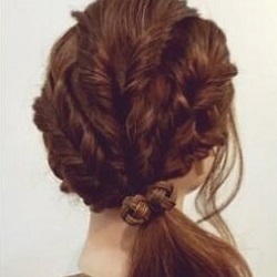 豪華みえポニテアレンジがしたいときにぴったり♡上品なサイドローポニー　ヘアアレンジ　ロングヘア