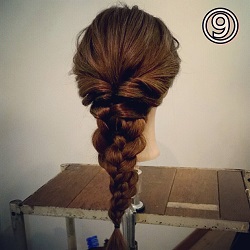 パーティーでみんなの視線がくぎ付け!難易度低めのプリンセス風三つ編みアレンジ♡ ヘアアレンジ ロングヘア