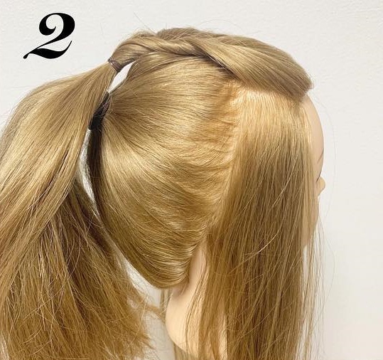 前髪が無くても可愛らしく華やかに くるりんぱを使ったポニーテールアレンジ ヘアレシピ 頭美人