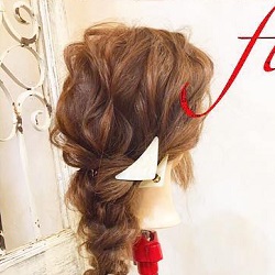 ニットとの相性抜群◎これからの季節にピッタリの編みおろしアレンジ♪ ヘアアレンジ ロングヘア