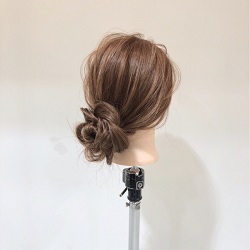 上品さたっぷり♡きれいめコーデにぴったりなフラワーアレンジ ヘアアレンジ ロングヘア