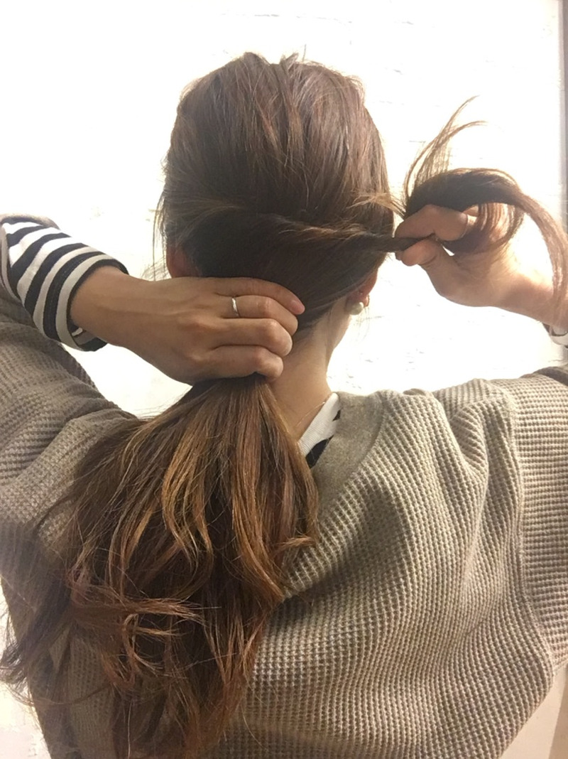 簡単でオシャレ!ヘアゴム1本でねじりポニーテール♪☆3
