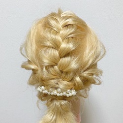 後ろ姿美人に♪編み込みで、こなれひとつ結びアレンジ! ヘアアレンジ ミディアムヘア