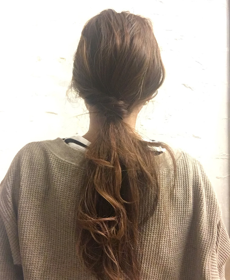 簡単でオシャレ!ヘアゴム1本でねじりポニーテール♪☆TOP