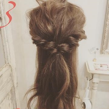 上品な大人ヘアで気分が上がる♪フィッシュボーン×ロープ編み3