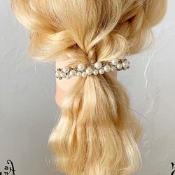 とても華やかで上品!パーティーでも目立つこと間違いなしのローポニーアレンジ ヘアアレンジ ロングヘア