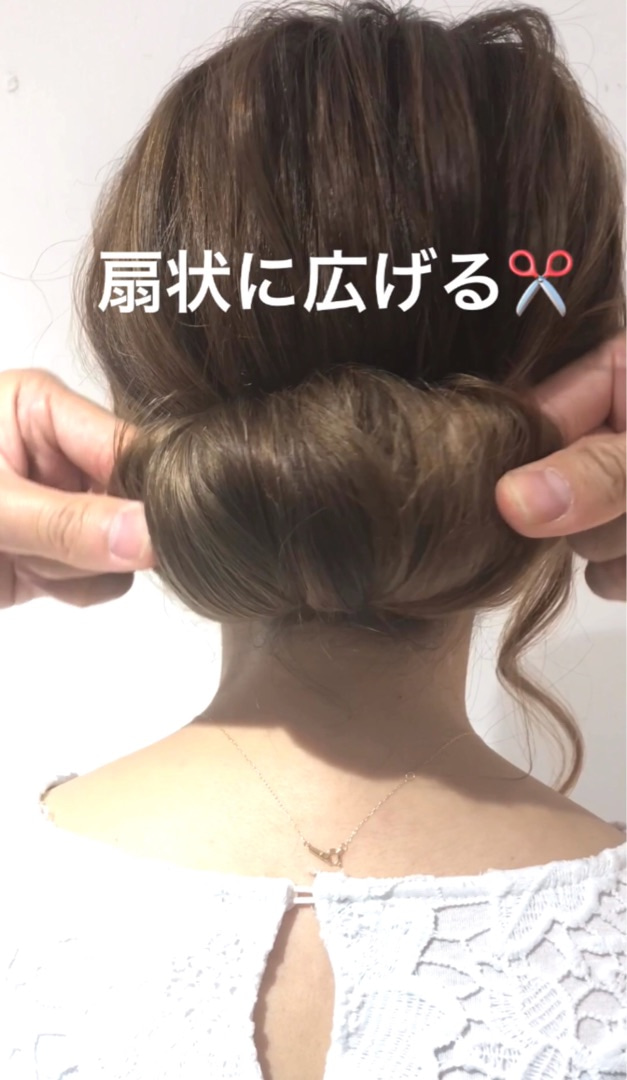 コツをつかめば簡単!こなれ感満載シニヨンの作り方♪☆6