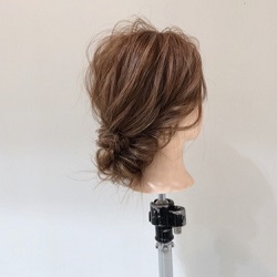 大事な日におすすめ♪ふんわり癒し系のシニヨンヘア♡ ヘアアレンジ ロングヘア