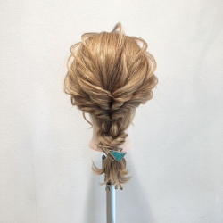 くるりんぱで簡単☆こなれ感満載ルーズ三つ編みアレンジ ヘアアレンジ ミディアムヘア