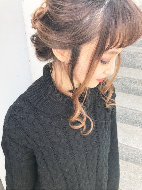 後れ毛がかわいい！三つ編みでつくるシニヨンヘア♪☆TOP