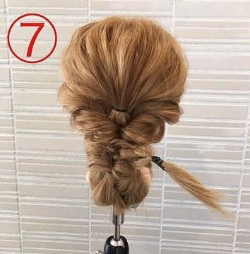 繰り返すだけでこんなにも華やかに?!一見難しそうに見えて簡単なヘアアレンジ7