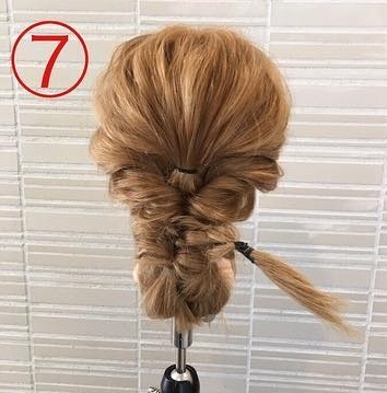 繰り返すだけでこんなにも華やかに？！一見難しそうに見えて簡単なヘアアレンジ7