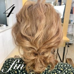 ウェーブヘアでこなれ感を演出！ミディアムヘアアレンジ　ヘアアレンジ　ミディアムヘア