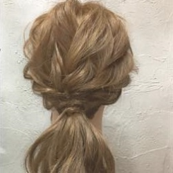 後ろ姿が可愛すぎる!!王道モテスタイルのポニテアレンジ ヘアアレンジ ロングヘア