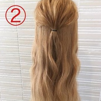 繰り返すだけでこんなにも華やかに？！一見難しそうに見えて簡単なヘアアレンジ2