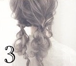 結婚式にピッタリ！くるりんぱと三つ編みでできる綺麗めヘアアレンジ3