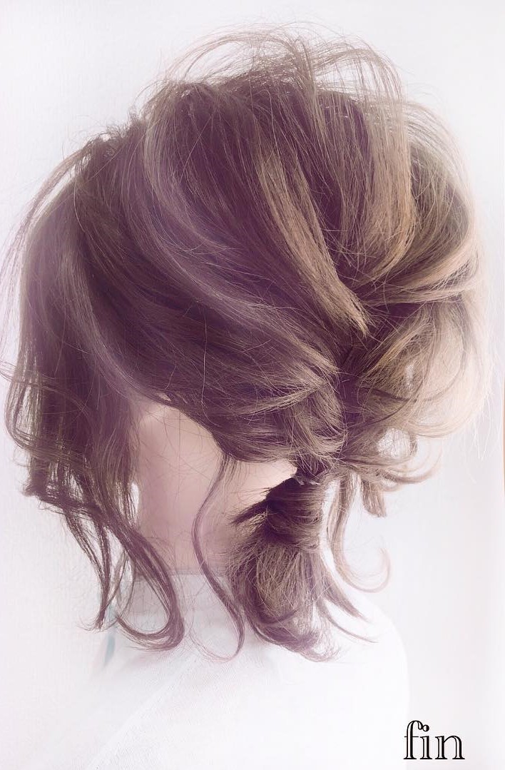 小顔に見える！ショートヘアにおススメ三つ編みアレンジtop