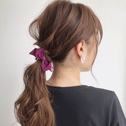 これぞ憧れ大人女子!オフィスでもさりげないおしゃれを♪カールアイロンでふんわりポニテの作り方 ヘアアレンジ ロングヘア