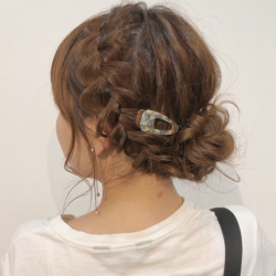 どこから見ても可愛い♡暑い日にやりたい三つ編みアップアレンジ ヘアアレンジ ロングヘア