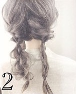 結婚式にピッタリ！くるりんぱと三つ編みでできる綺麗めヘアアレンジ2