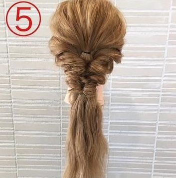 繰り返すだけでこんなにも華やかに?!一見難しそうに見えて簡単なヘアアレンジ5