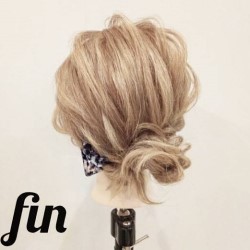 くるりんぱとねじるだけで簡単にできる!夏にピッタリなアップスタイル ヘアアレンジ ミディアムヘア