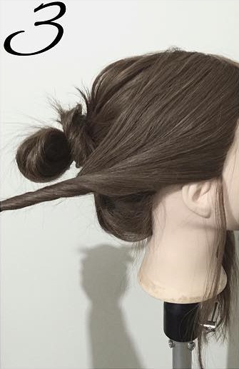 難しい技術不要！ねじり編みで作る簡単お団子ヘアアレンジ♪3