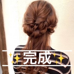 思わず二度見?!くるりんぱハーフアップで豪華な後ろ姿に♡ ヘアアレンジ ロングヘア
